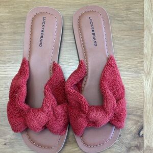 Lucky Brand Women's Textured Red Sandals